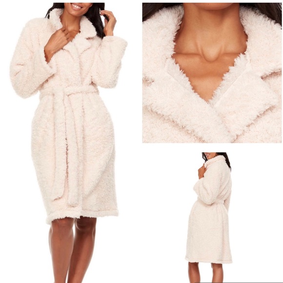 Flora Nikrooz Other - 🆕 Flora Nikrooz Tan Robe